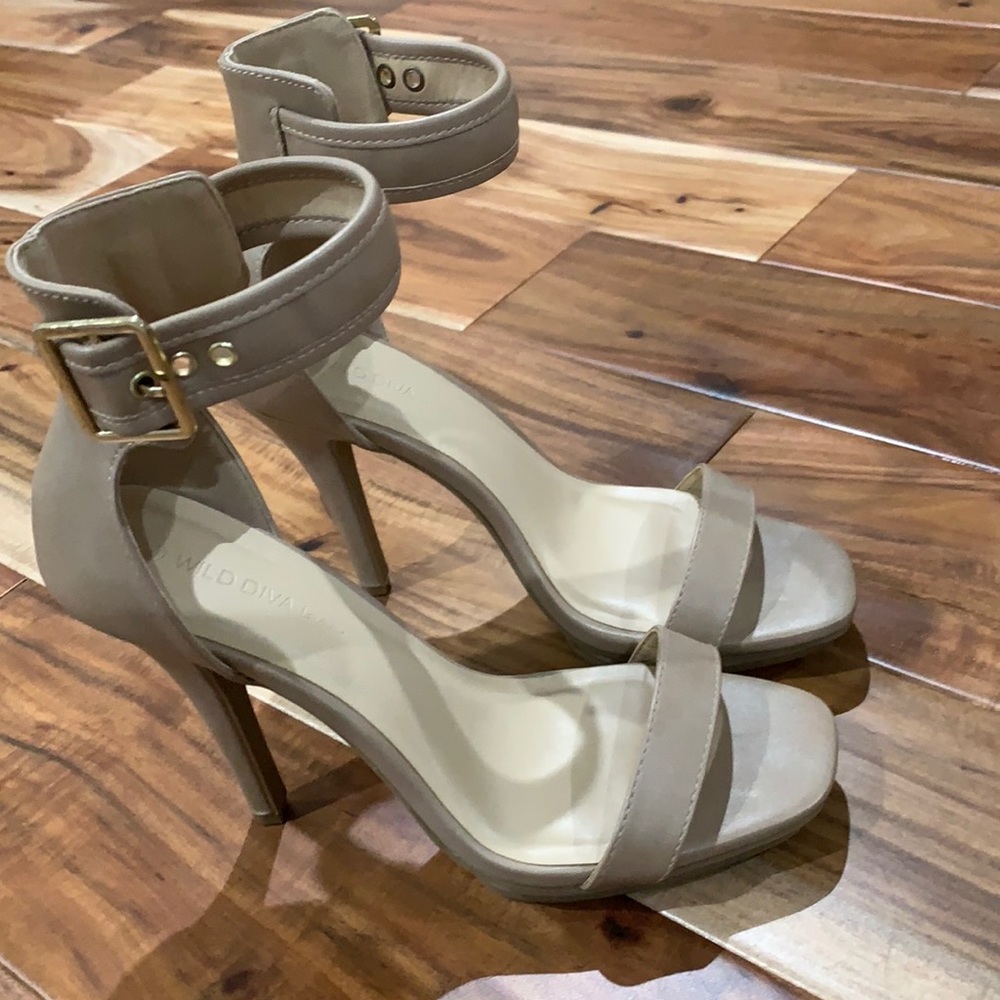 Wild diva sandals